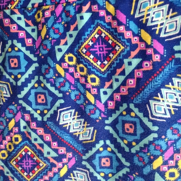 Mini skirts - Picture 3 of 5